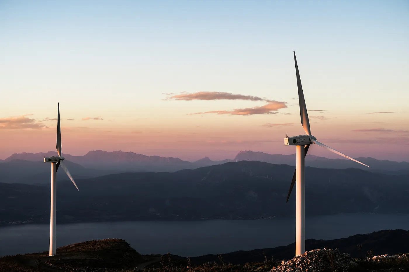 Legal Alert | Portugal accelerates renewable energy generation and storage projects