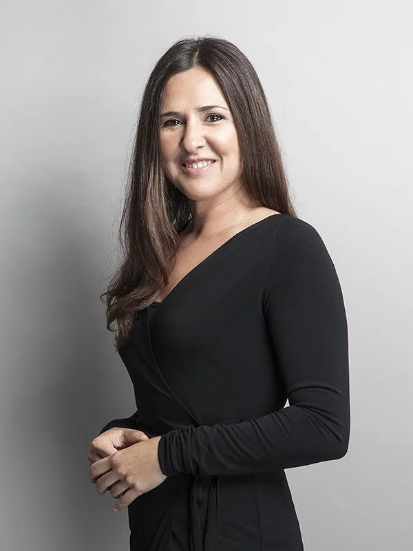 Claudia Santos Cruz